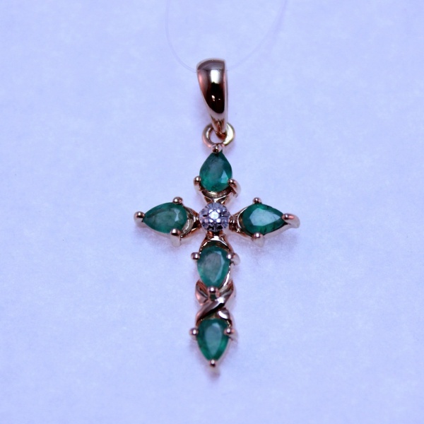 Декоративный крестик из красного золота с изумрудами и бриллиантом